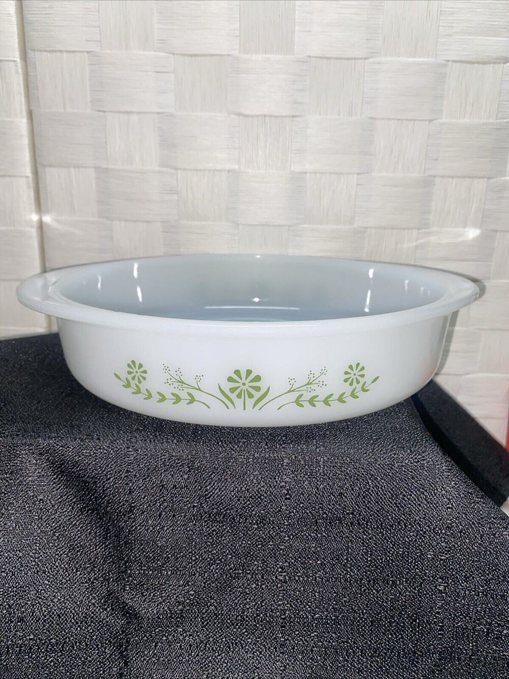 VTG Glasbake Green Daisy 8" Round Casserole J2429 Baking Dish USA Milk Glass